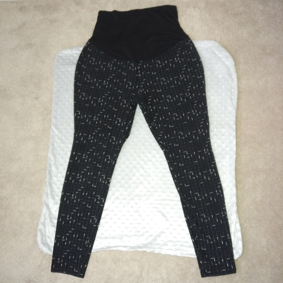 Old Navy Maternity | Checked Leggings | Large - Picture 16 of 16